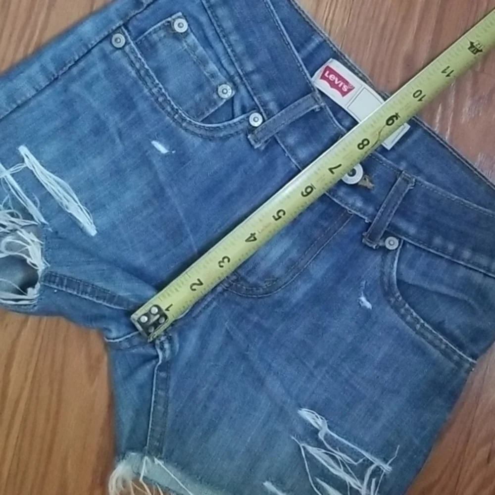 Levi's‎ Cutoffs distressed shorts size 10
